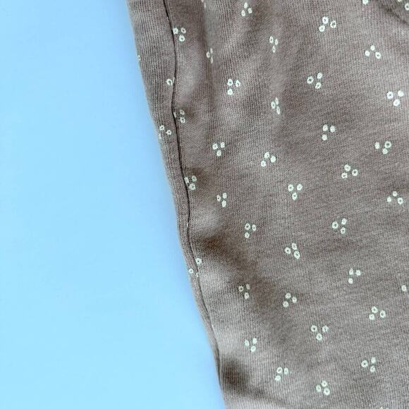 L'ovedbaby Neutral Smocked Floral Footed Sleeper - Picture 4 of 6